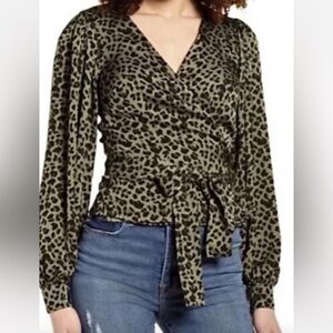 🖤 On-Trend FW2025🖤
Good American—Leopard Print Wrap Blouse